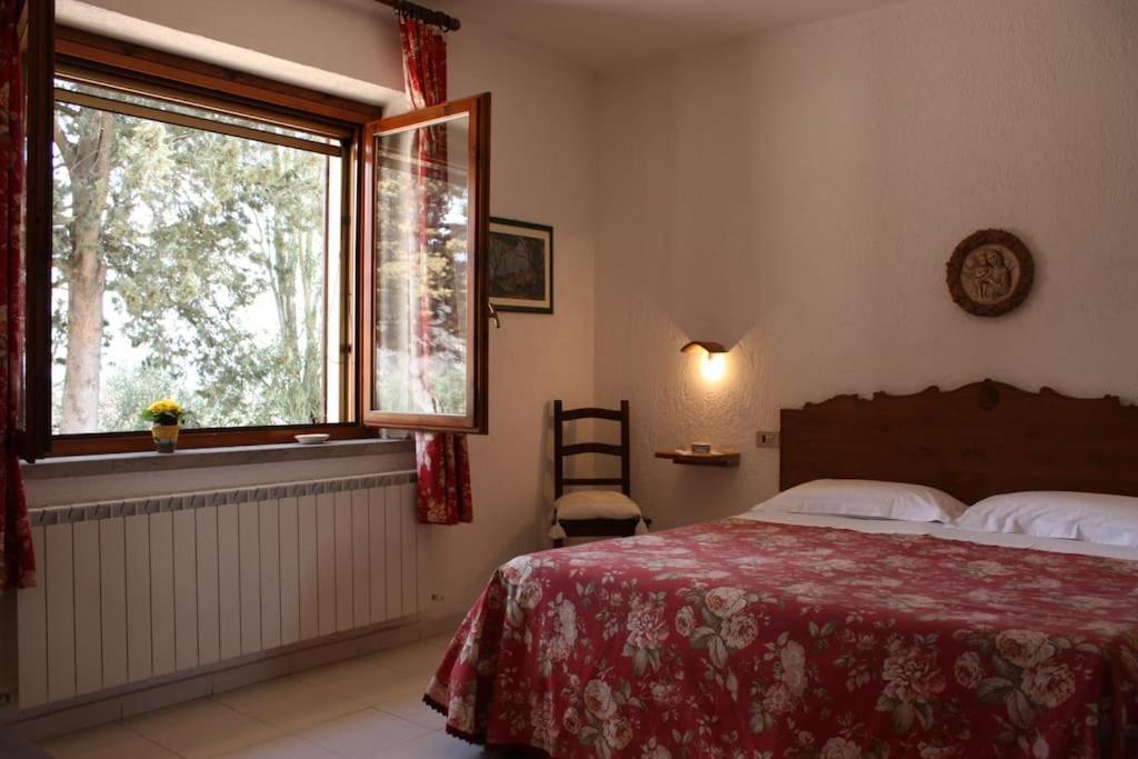 Camera Matrimoniale Deluxe (2 Adulti + 1 Bambino)